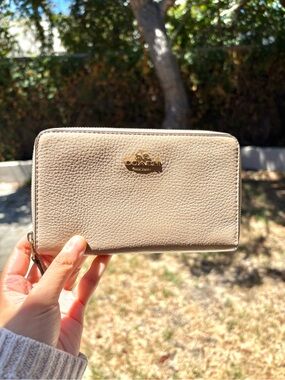 NWOT Coach Leather Bifold Wallet Tan Color With Gold Hardware